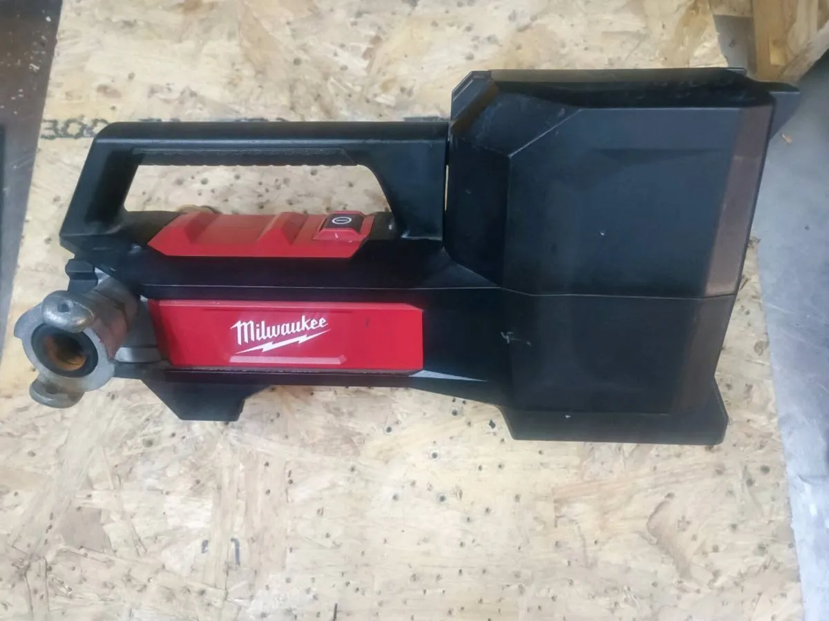 Milwaukee m18 pump