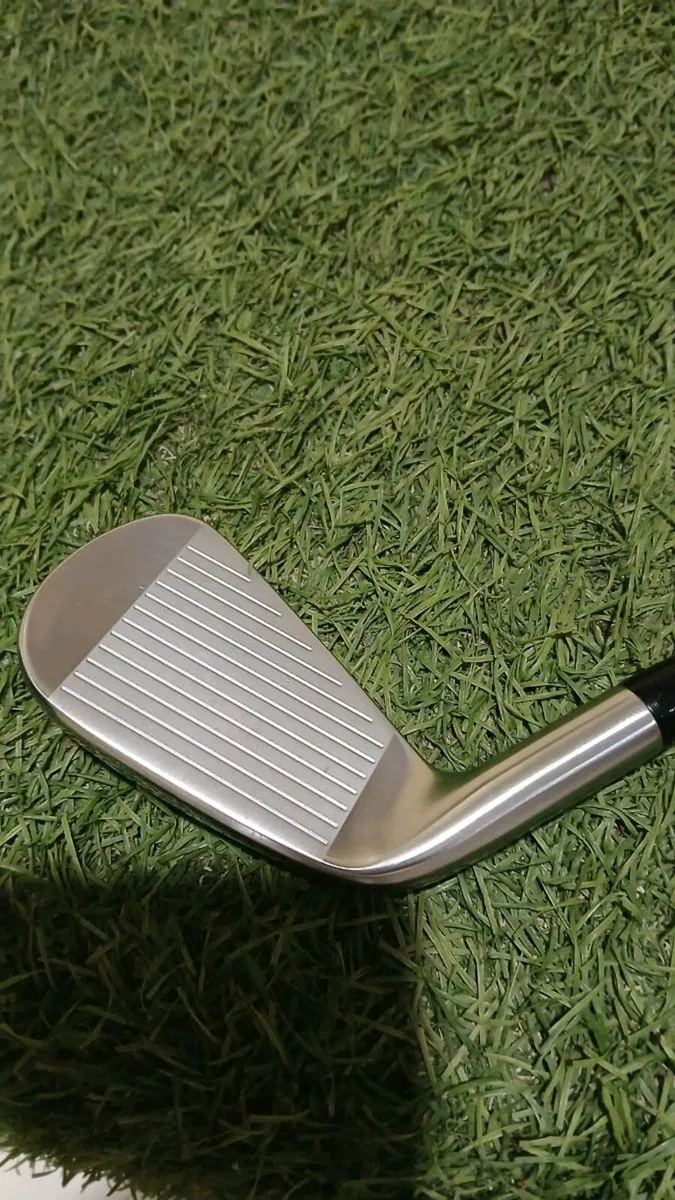 Titleist T200 4 Iron - Image 3