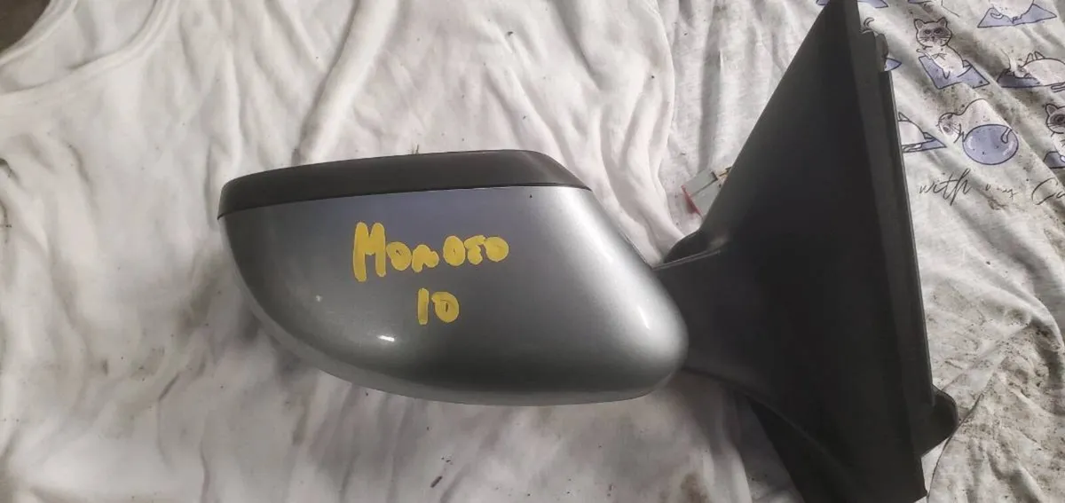 10 ford mondeo mirror RH - Image 1