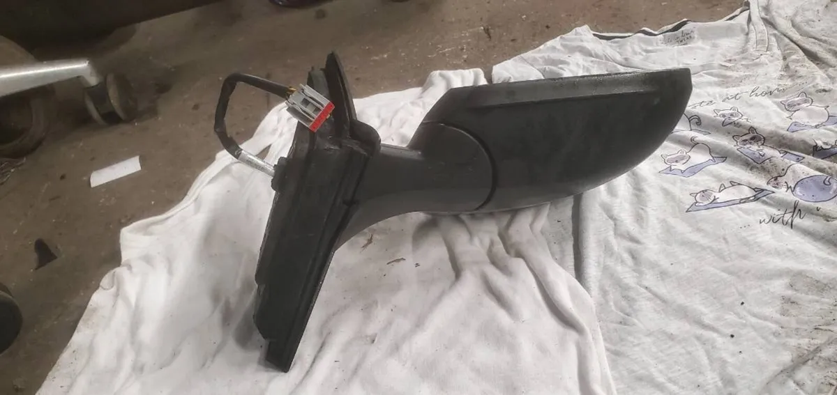 10 ford mondeo mirror RH - Image 4