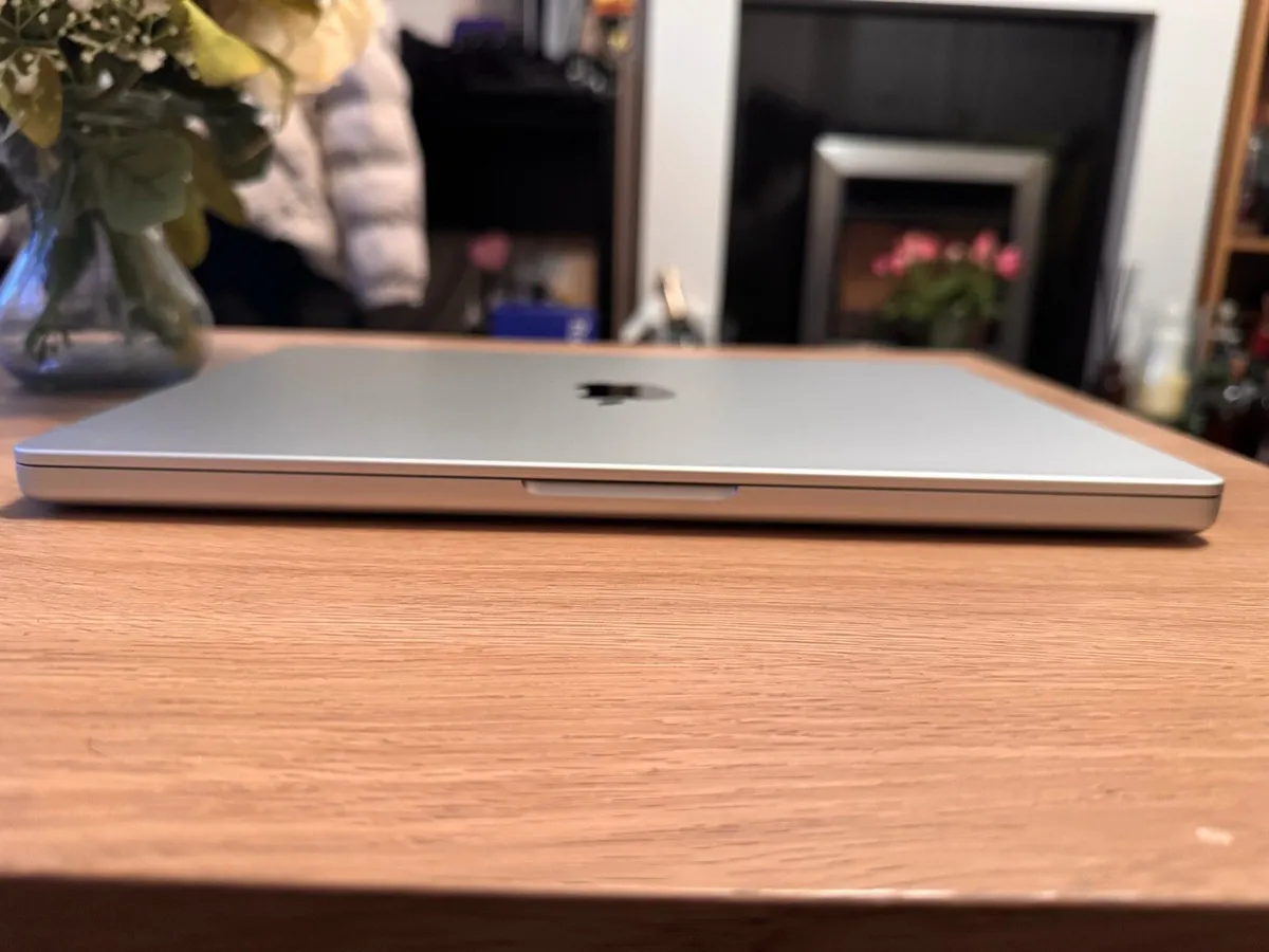 Macbook Pro 14 M3 Pro - Image 4