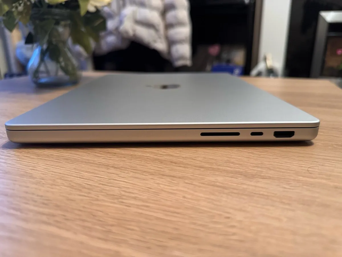 Macbook Pro 14 M3 Pro - Image 3