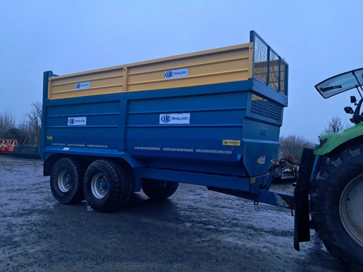Kane 16ton half pipe silage trailer - Image 2