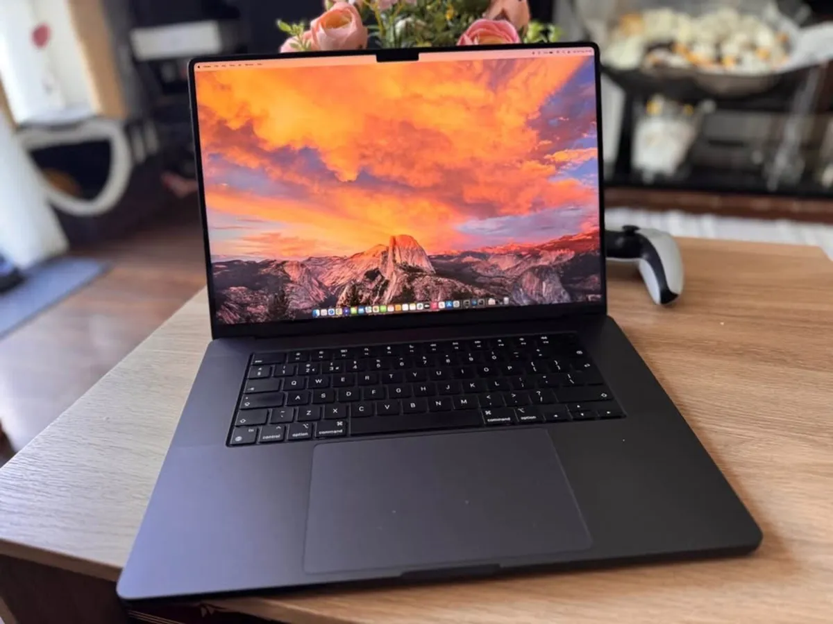 Macbook Pro 16 inch M3 Pro 1TB - Image 1