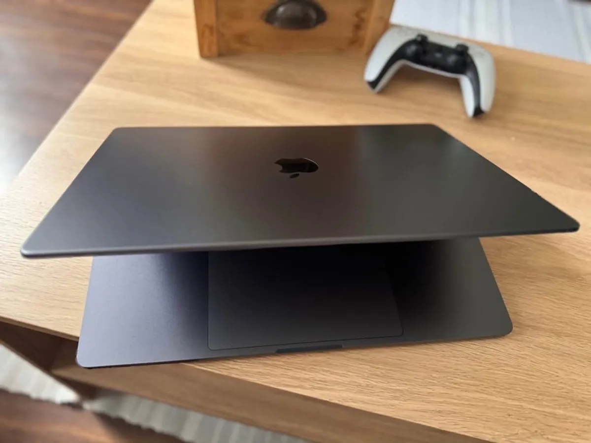 Macbook Pro 16 inch M3 Pro 1TB - Image 2