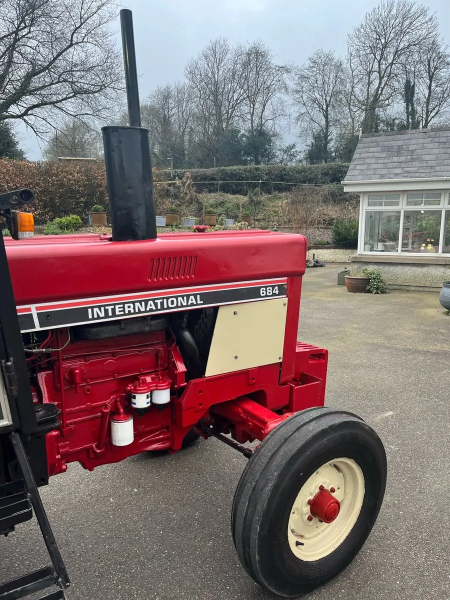 International 684 - Image 3