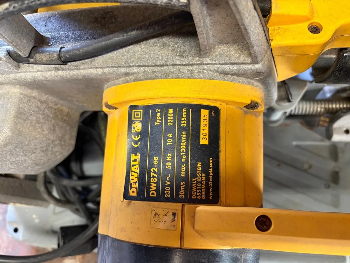DeWalt DW872 355mm Metal Cut Off Saw - Image 2