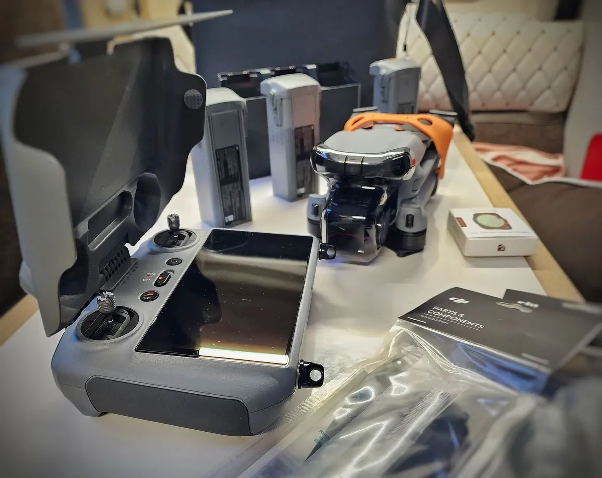 DJI AIR 3 Drone - Image 2