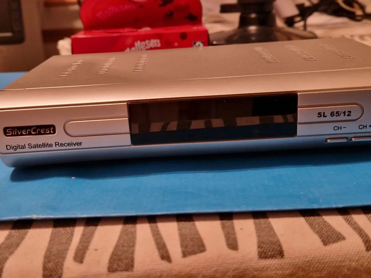 Digital Satellite Receiver SL 65-12 in Carry Case - Image 1