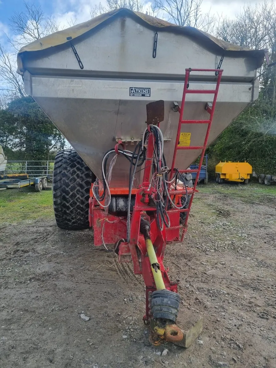 Bredal fertiliser spreader - Image 1
