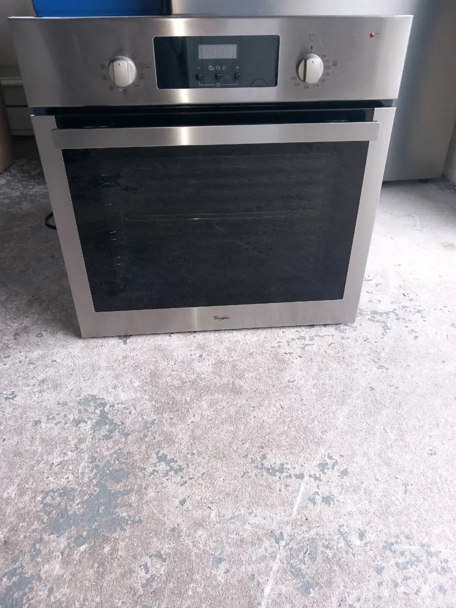 Whirlpool 60cm single oven - Image 1