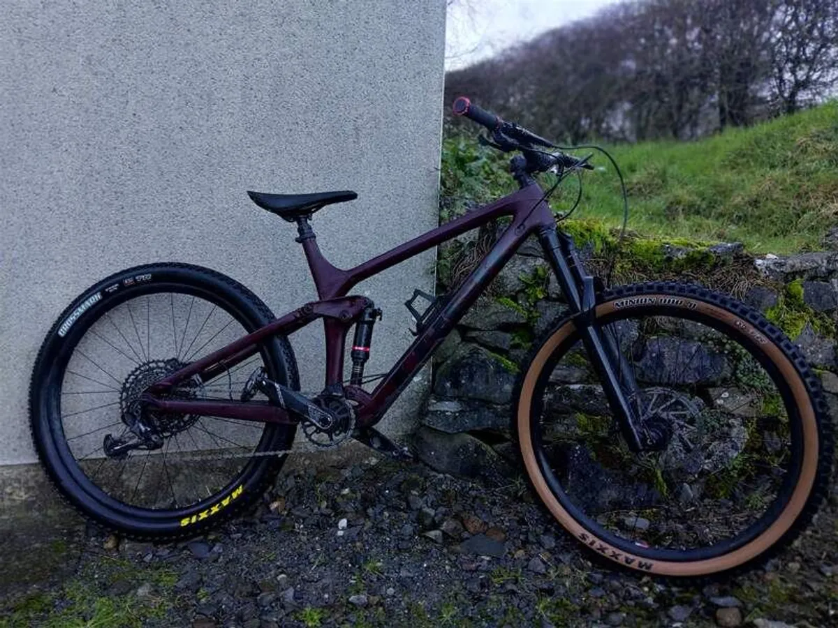 Trek Remedy 9.7 enduro full suspension Mountain Bike - Image 1