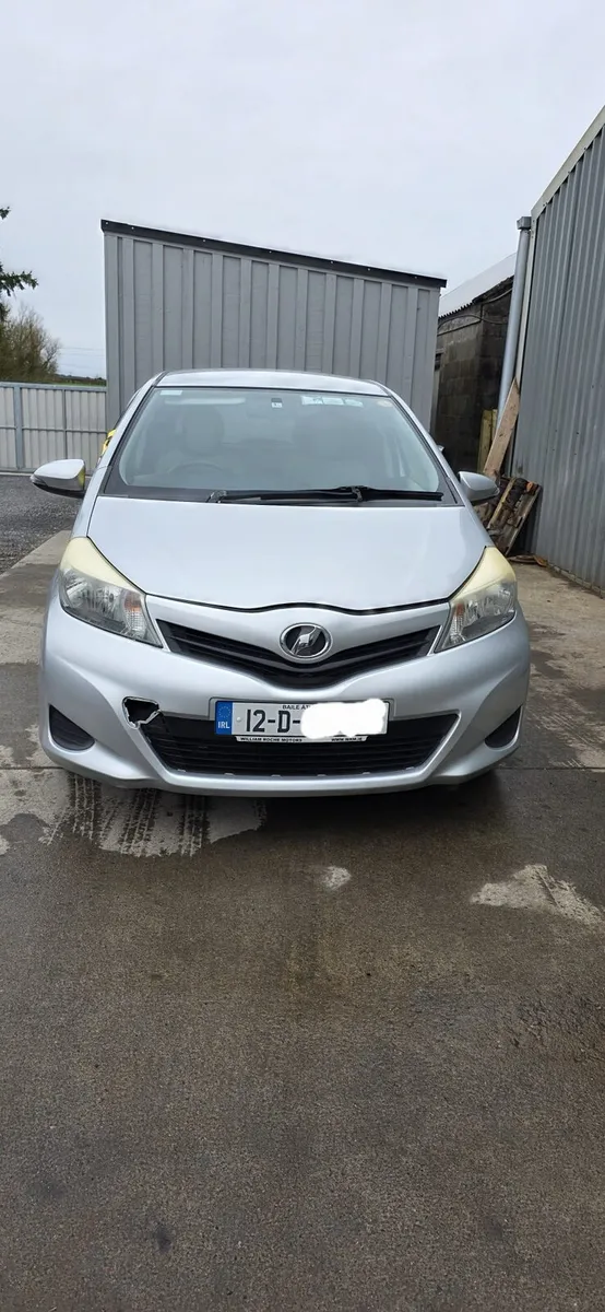 12 TOYOTA VITZ AUTO - Image 2