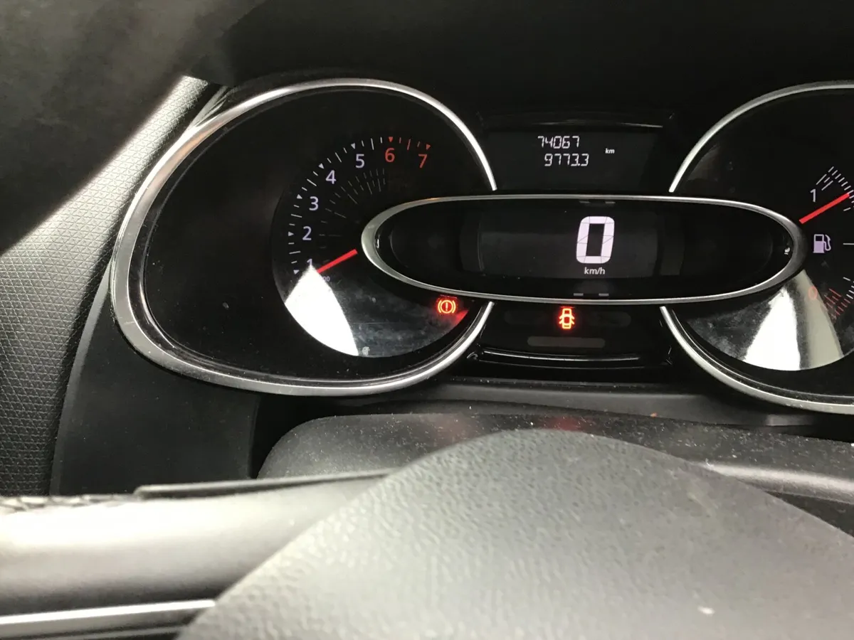 181 Renault clio - Image 3