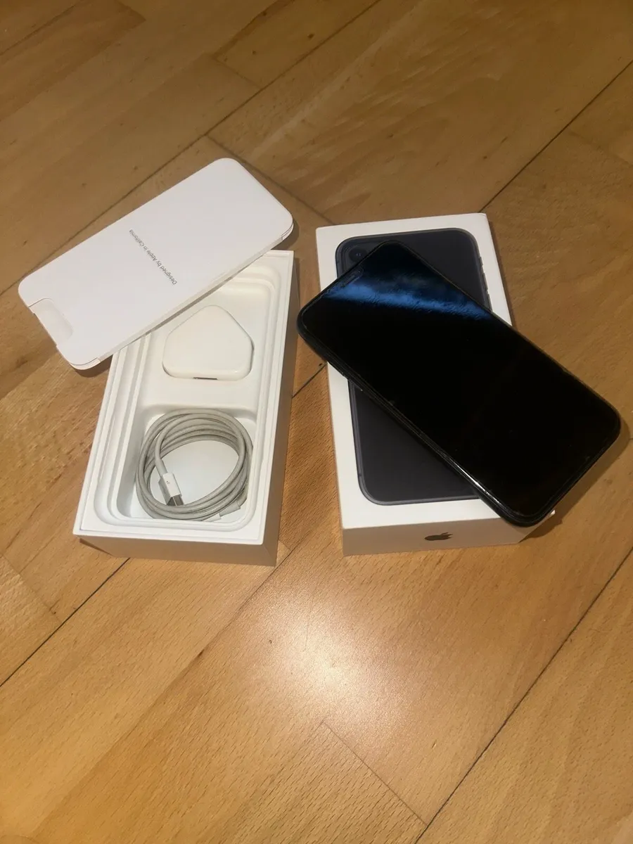 iPhone 11 - Image 3