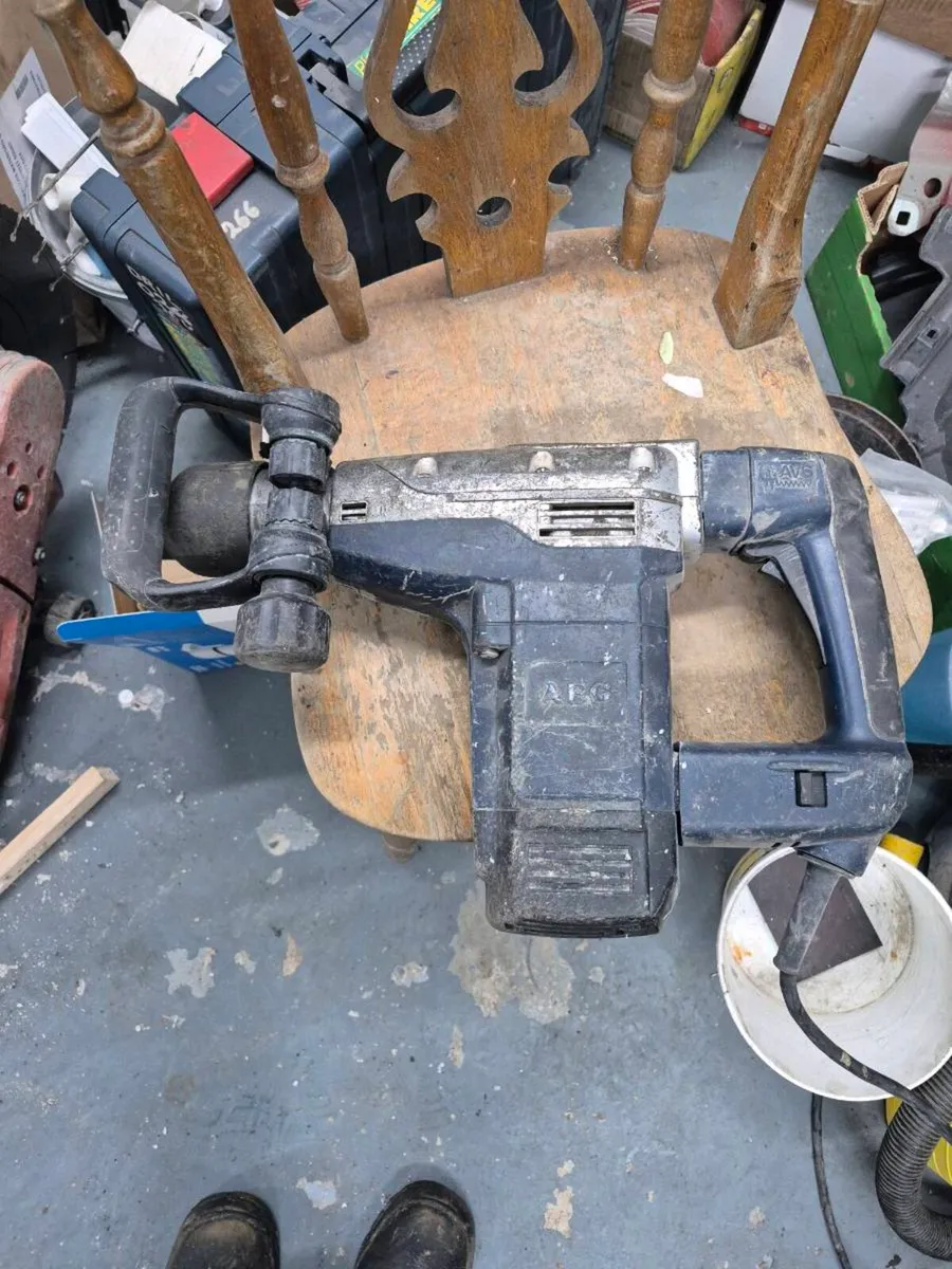 AEG KH5E sds-max drill and ha - Image 1