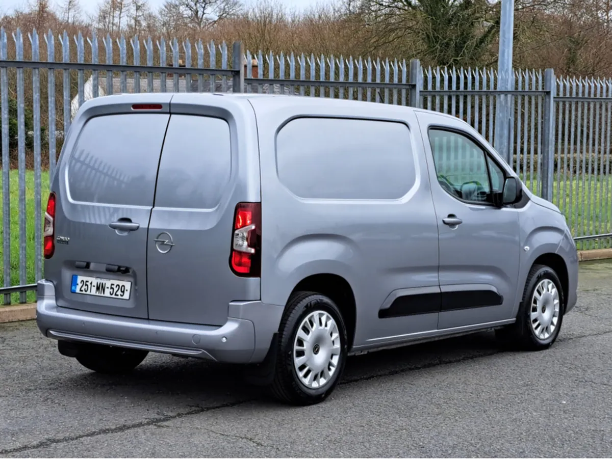 Opel Combo SPORTIVE L1H1 1.5TD 100BHP **REVERSING - Image 4