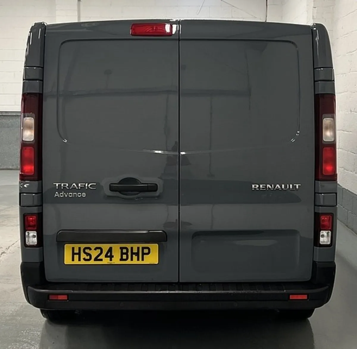 2024 Renault Trafic Panel Van - Image 2