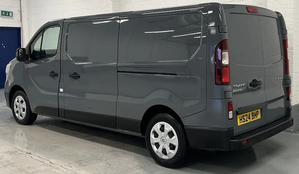 2024 Renault Trafic Panel Van - Image 3