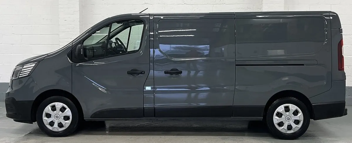 2024 Renault Trafic Panel Van - Image 4