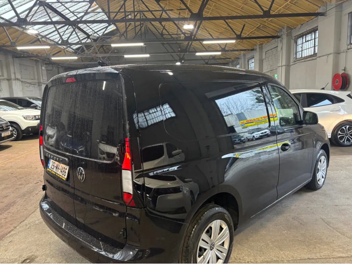 Volkswagen Caddy CARGO BUS TDI 75HP MANUAL 6SPEED - Image 3