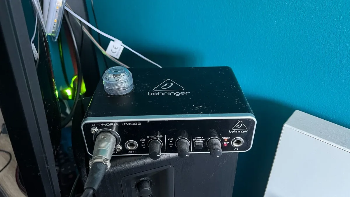 XLR AT2020 Microphone - Image 1