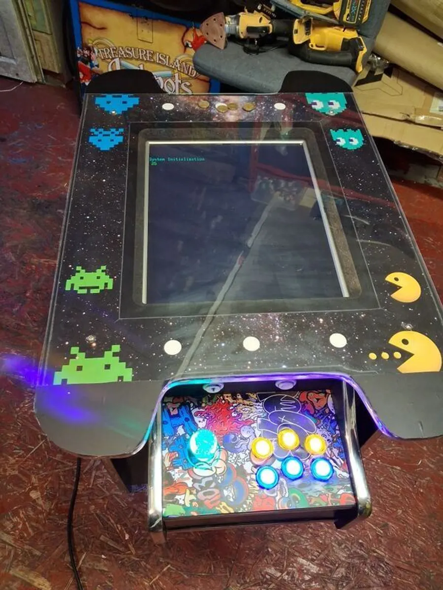 Arcade Machine - Image 1