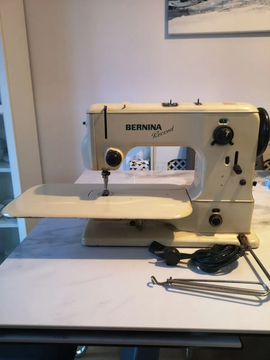 Bernina sewing machine - Image 2