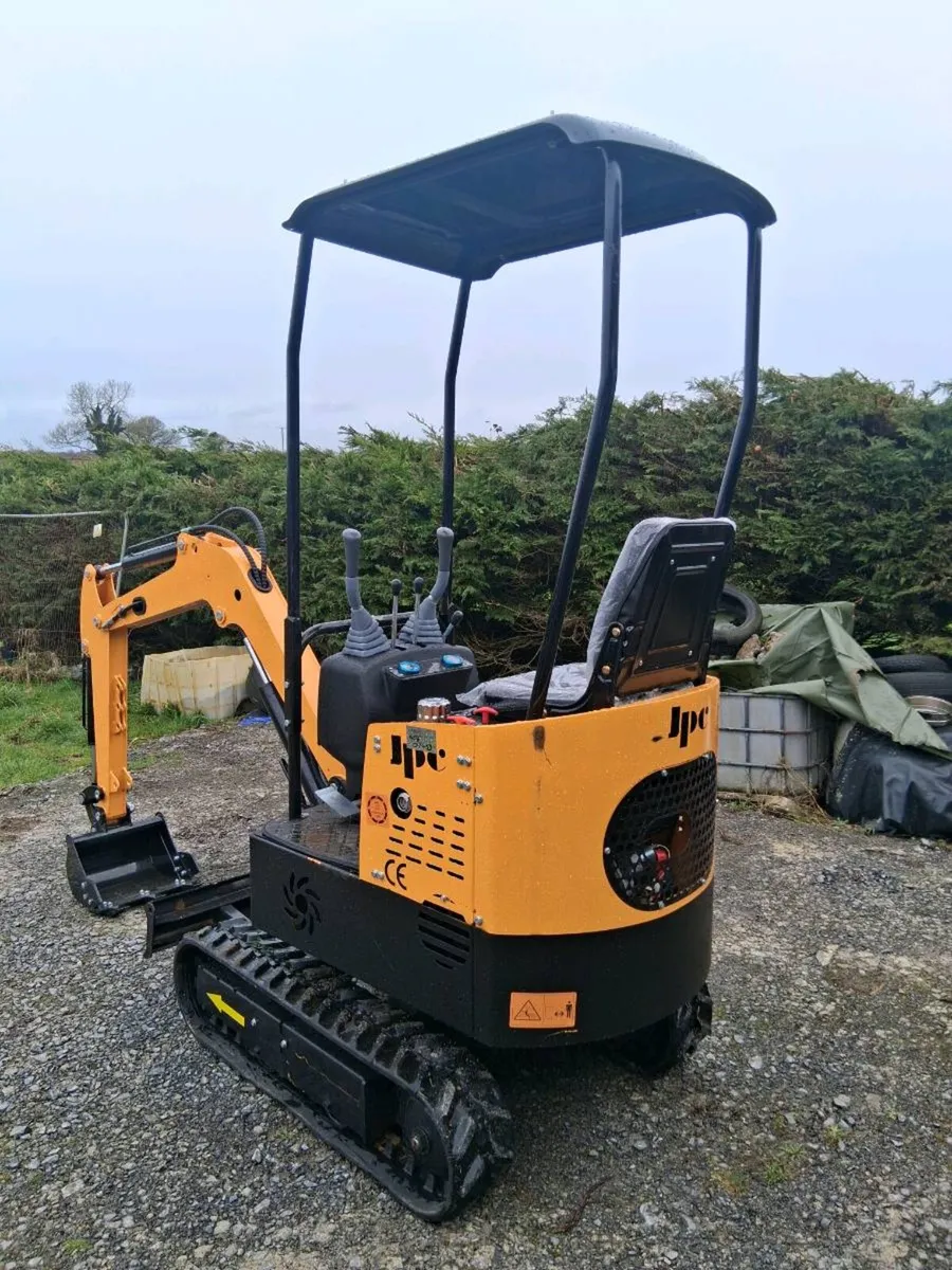 Unused Jpc ht12 mini digger - Image 3