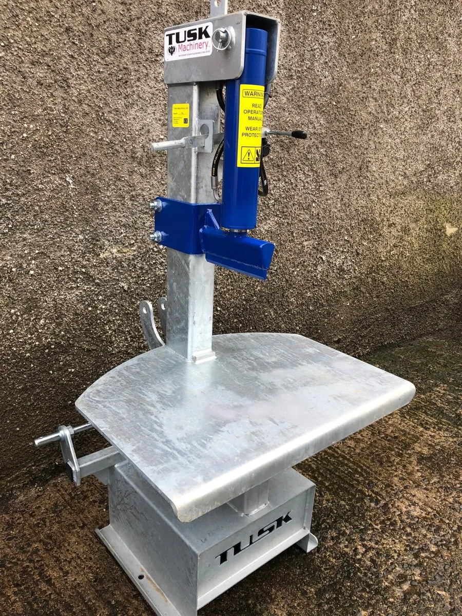 14T Tusk log splitters - Image 1