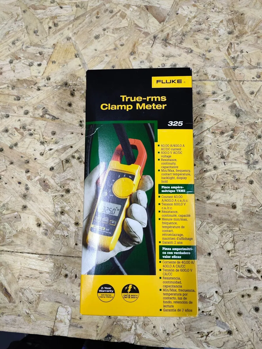 Fluke 325 clamp meter. Brand new