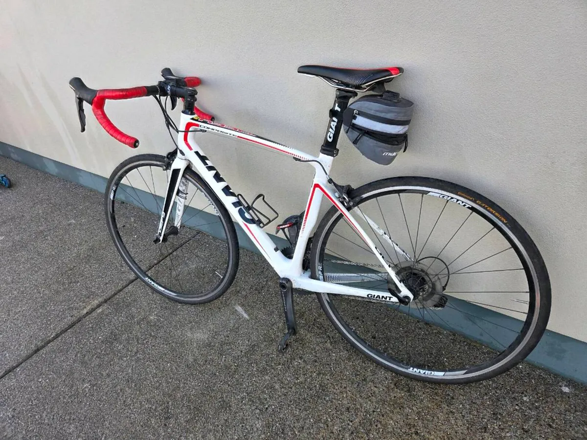 Giant Defy Composite Bike, Full Carbon - Image 3