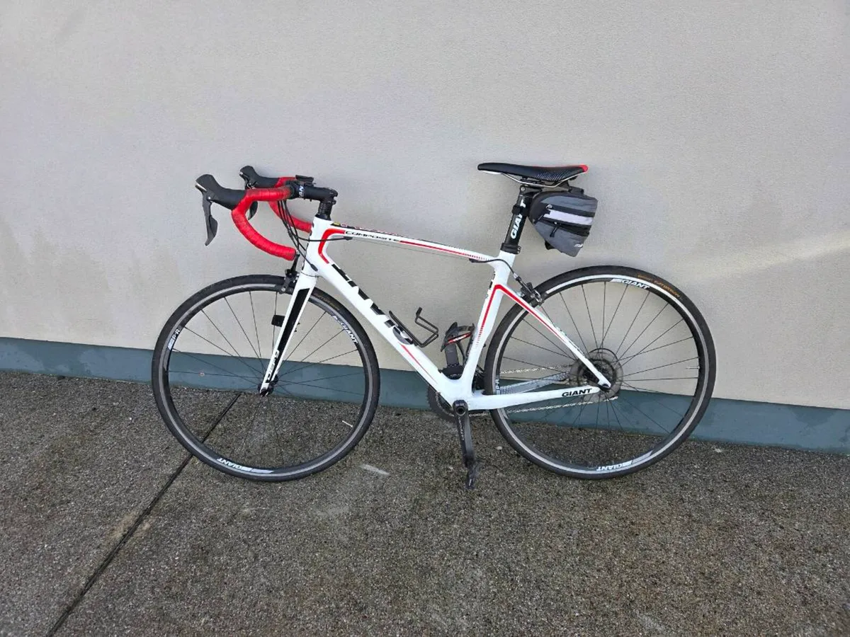 Giant Defy Composite Bike, Full Carbon - Image 1