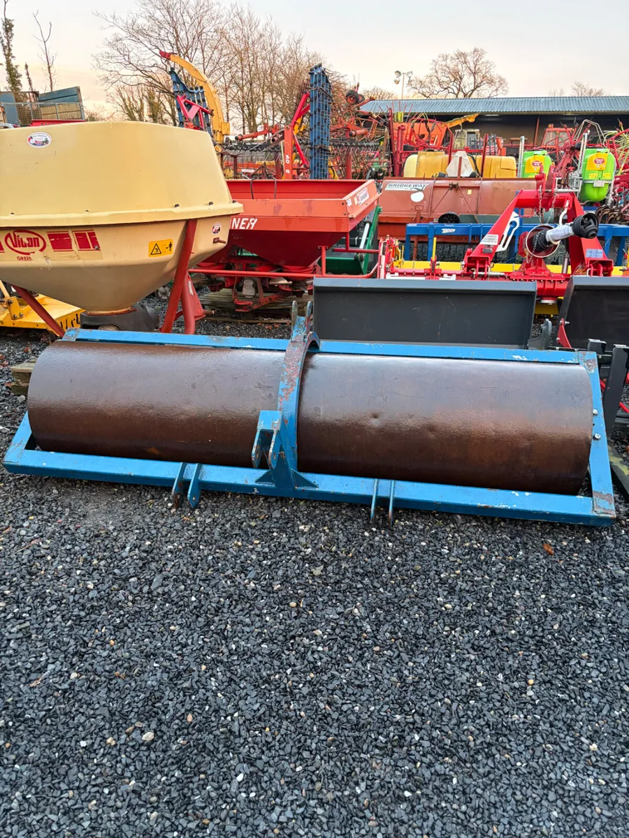 8 foot roller - Image 1