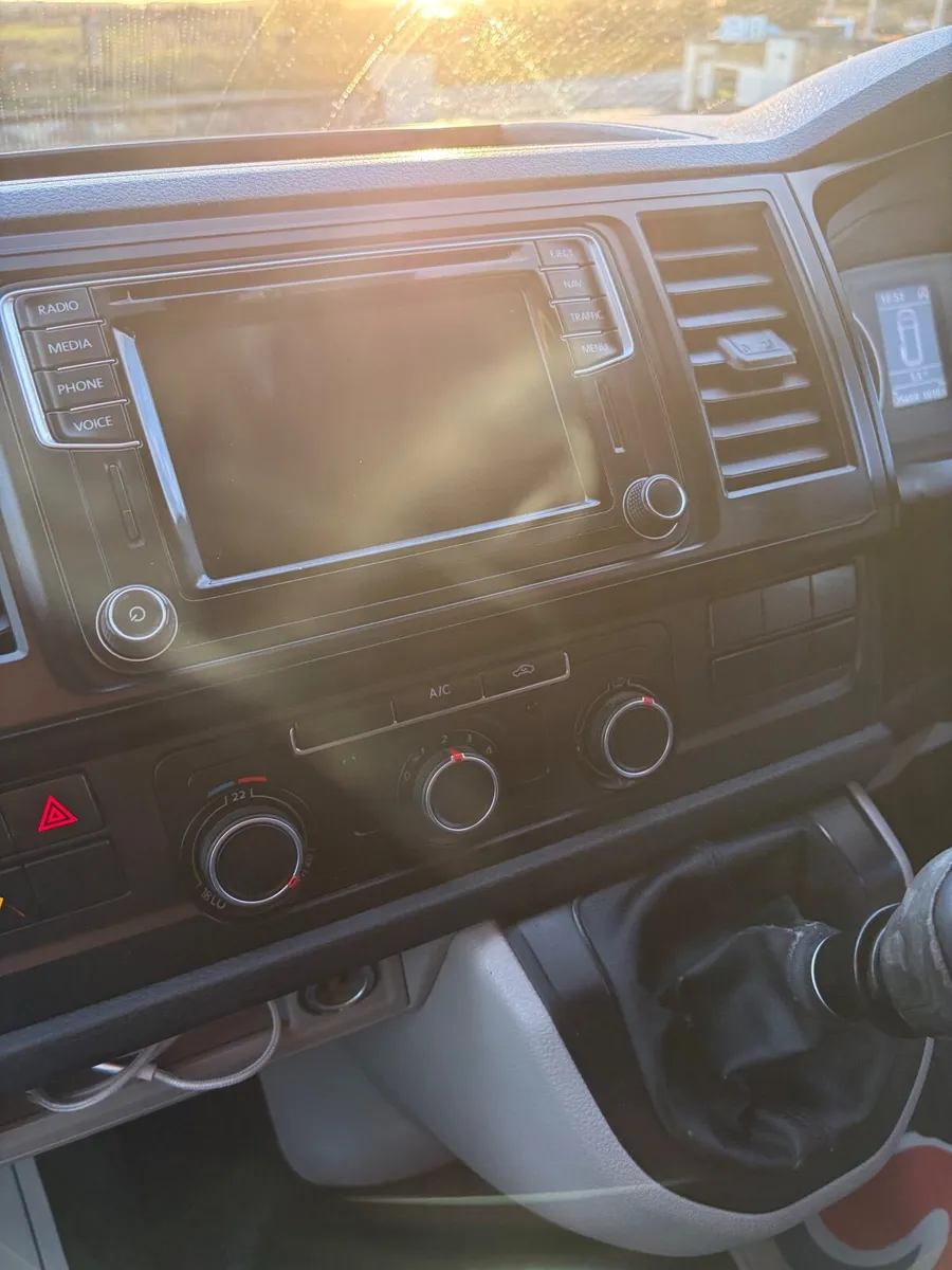 Volkswagen Transporter highline Lwb 2016 - Image 3