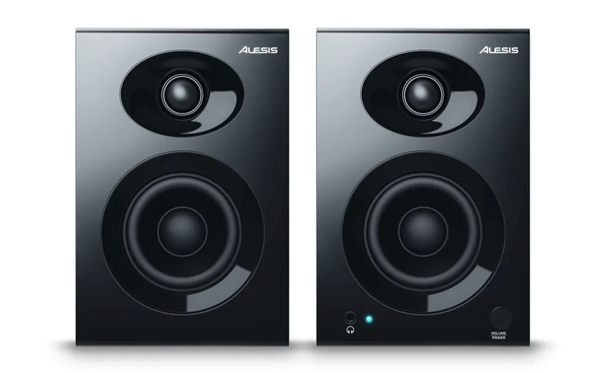 Pioneer DDJ-FLX4 & Alesis studio speakers - Image 2