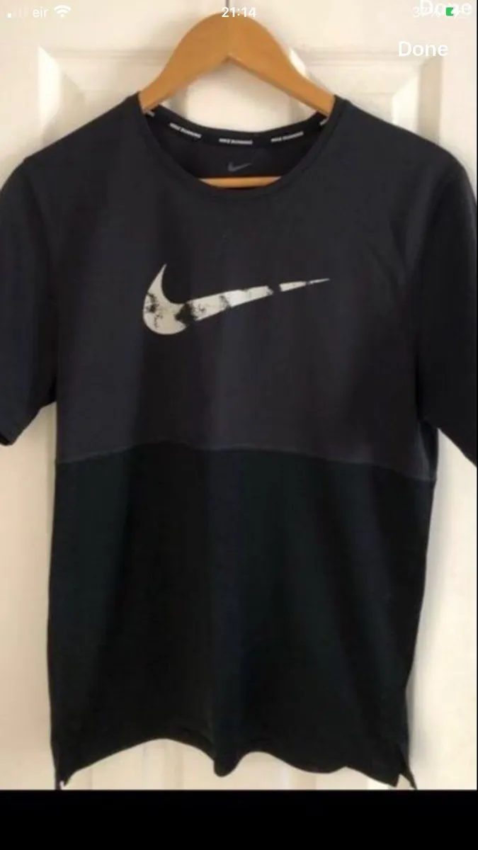 Mens Nike teeshirt size S €5 - Image 2