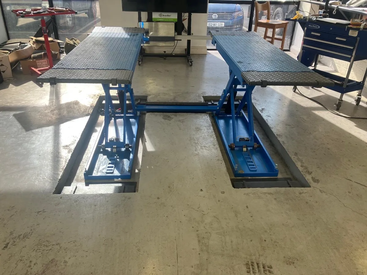 Mid Rise Scissor Lift - Image 1