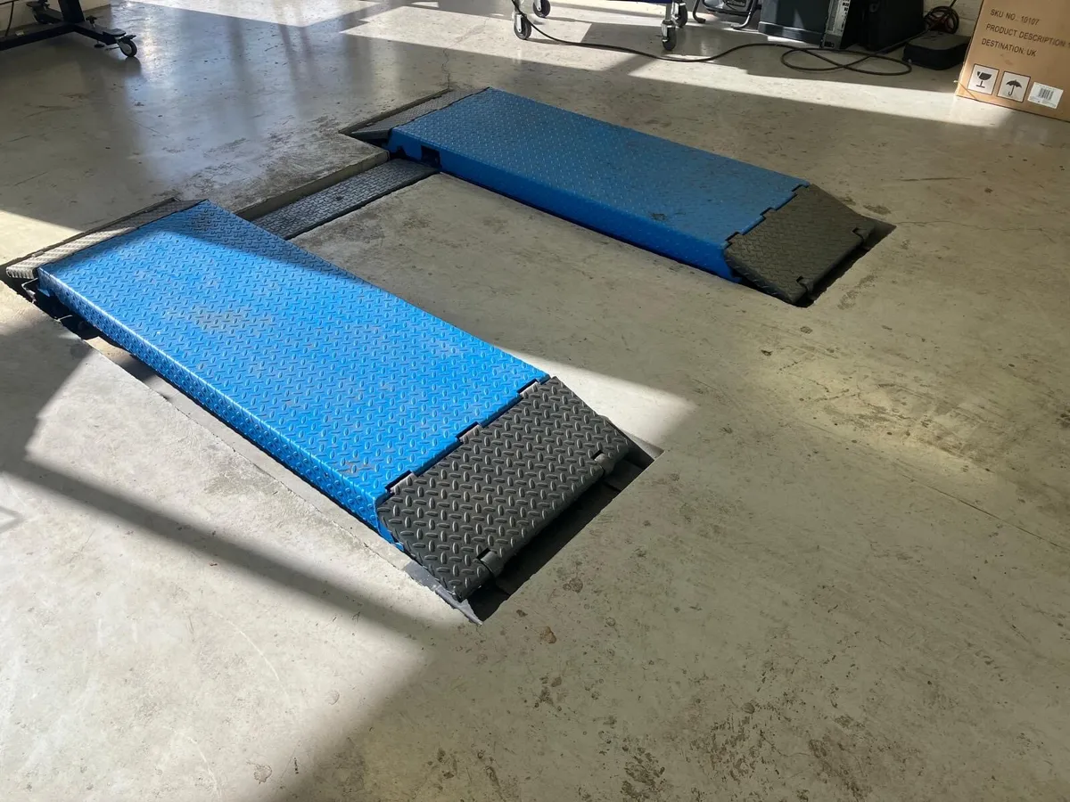 Mid Rise Scissor Lift - Image 4