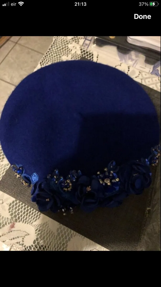 Ladies stunning  hat €10 - Image 1