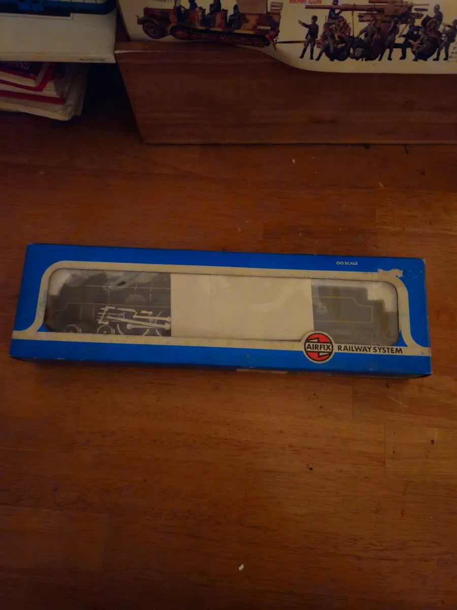 Hornby Airfix OO Gauge Steam Engine - Image 3