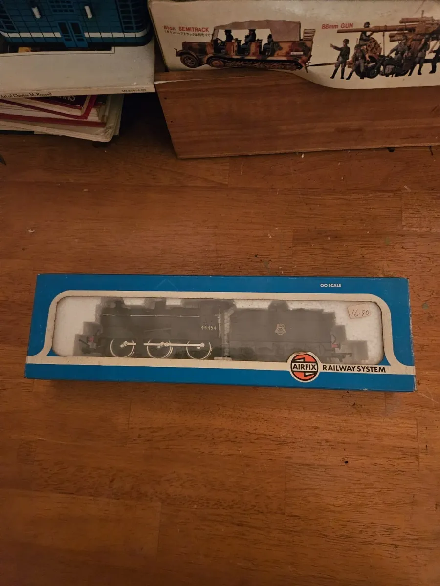 Hornby Airfix OO Gauge Steam Engine - Image 1