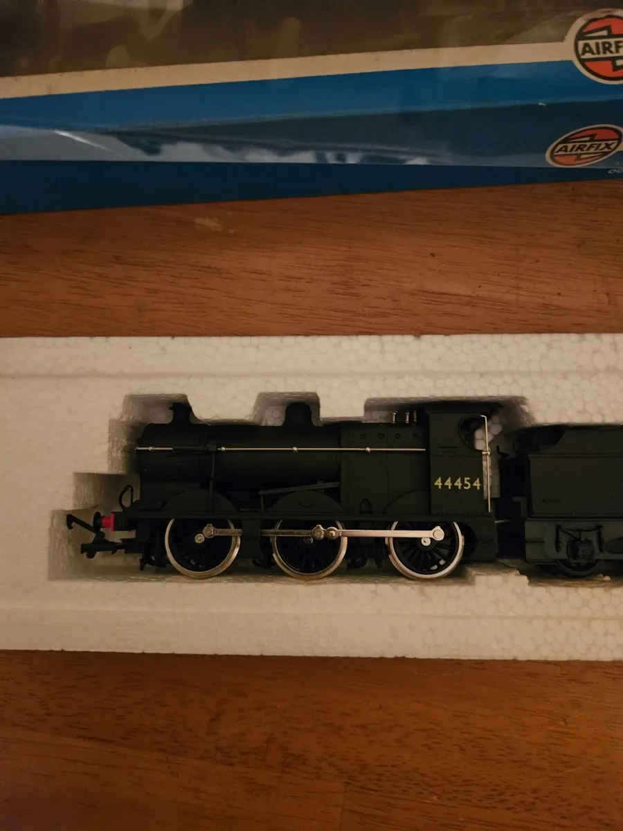 Hornby Airfix OO Gauge Steam Engine - Image 2