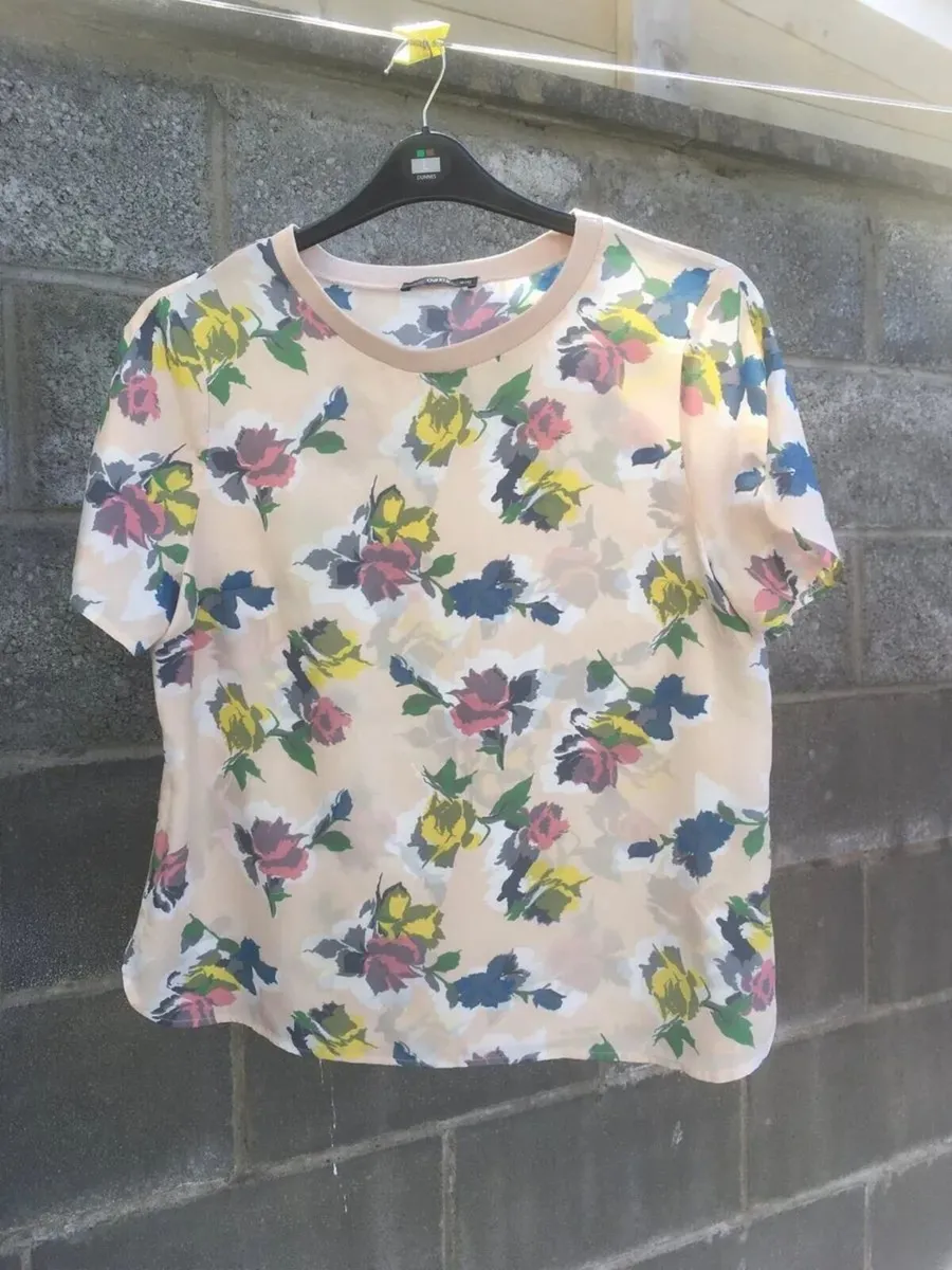 Ladies Tops - Various Designs - see pictures - Image 1