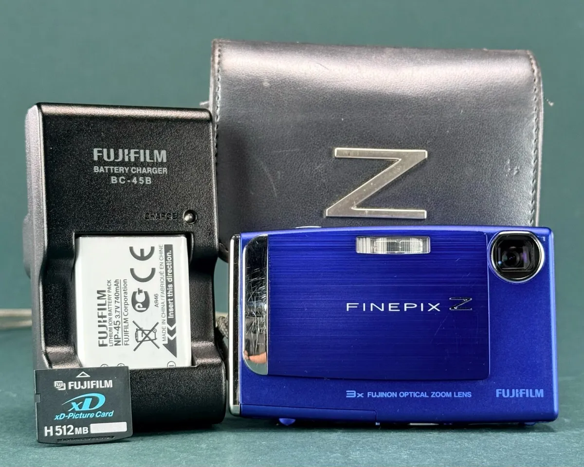 Fujifilm Digital Camera FinePix Z10fd 7.2MP Blue - Image 1