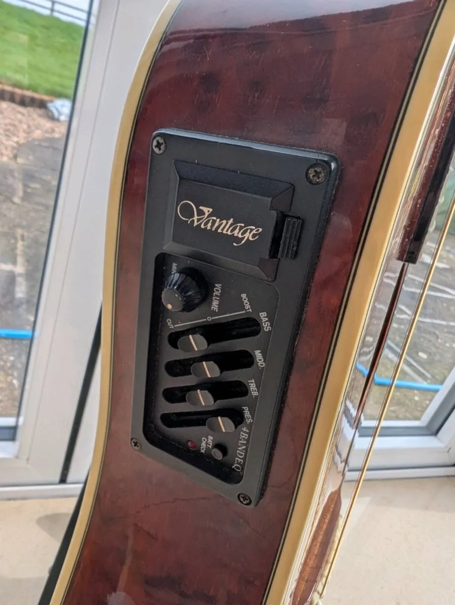 Vantage VST60 Electro Acoustic Guitar - Image 4