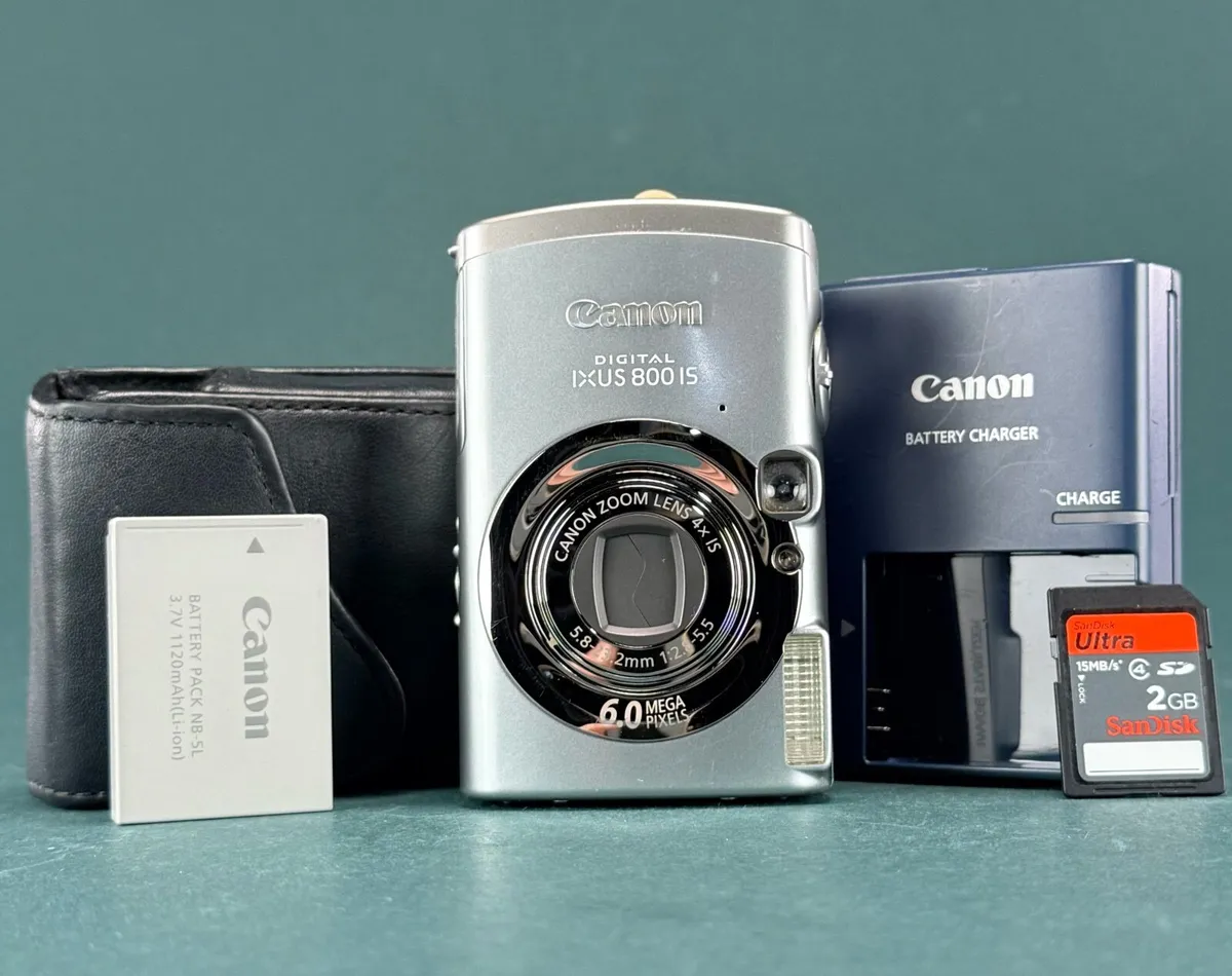 Canon Digital IXUS 800 IS 6.0MP Compact Camera - Image 1
