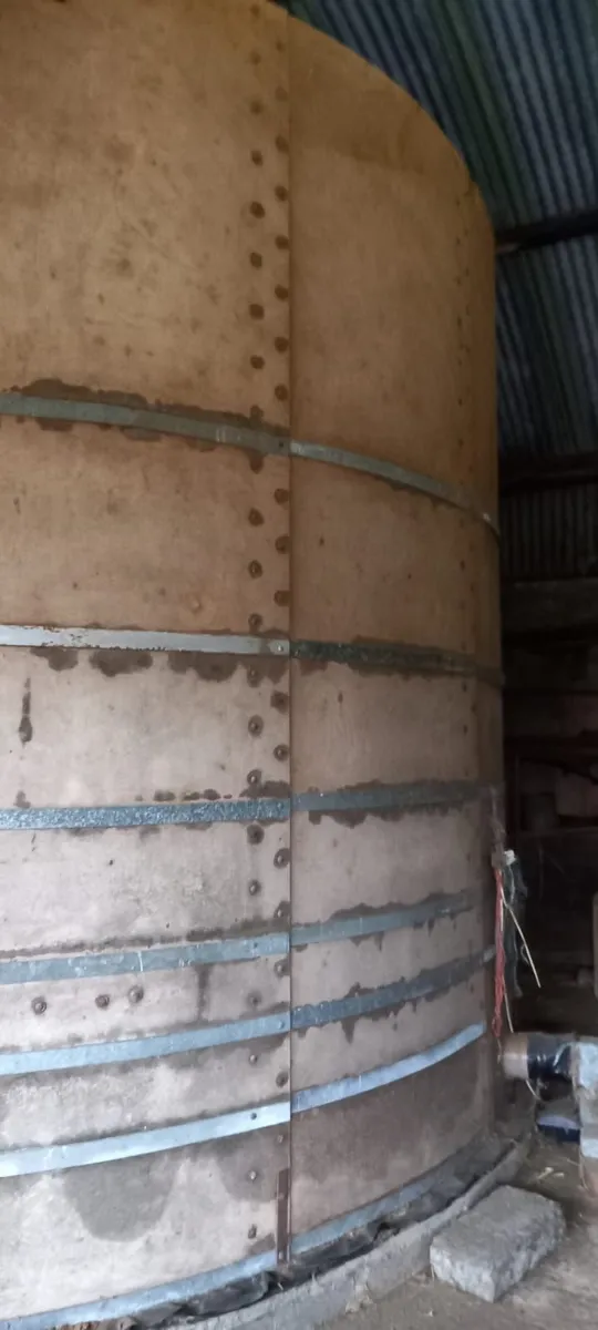Grain Bin & Blower - Image 4