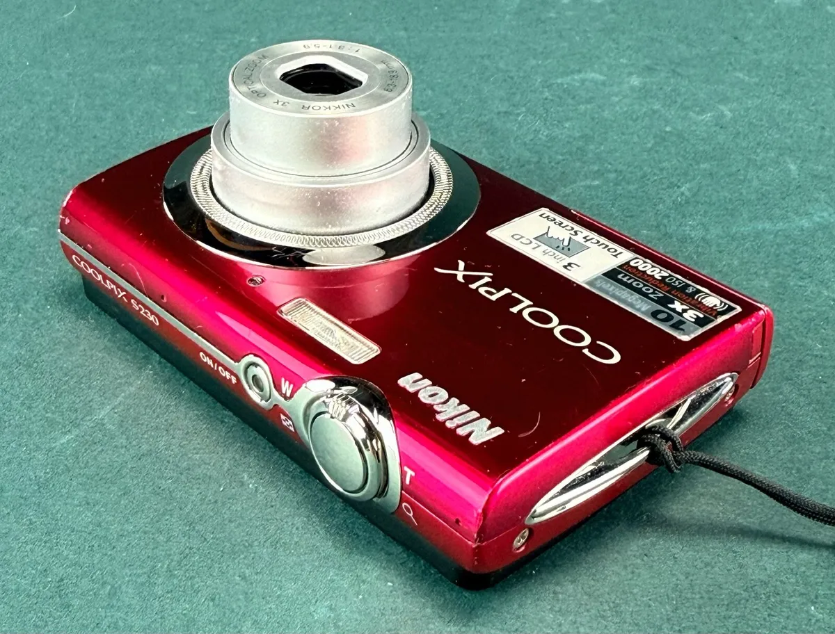Nikon COOLPIX S230 Digital Camera 10.0 MP - Image 3