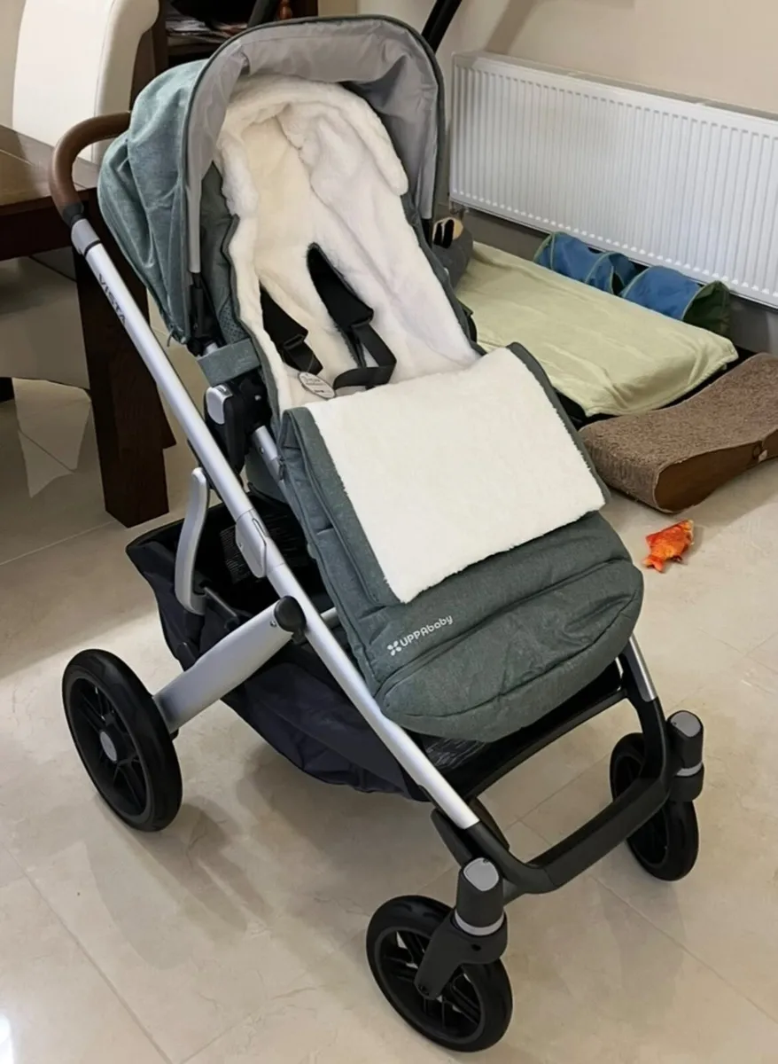 Uppababy vista V2  buggy set and car seat - Image 4